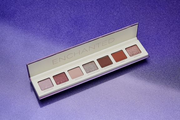 Sigma Beauty | Enchanted Mini Eyeshadow Palette | Clean Beauty
